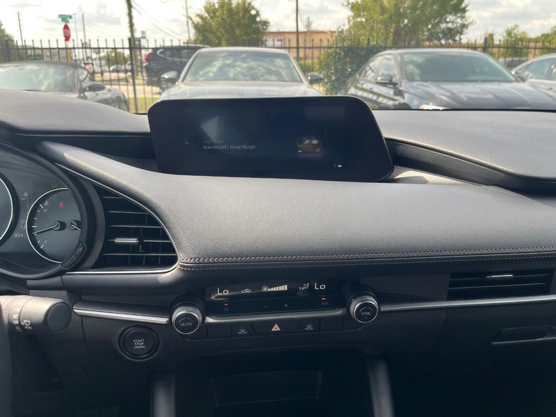 Mazda Mazda3 Hatchback Vehicle Full-screen Gallery Image 22