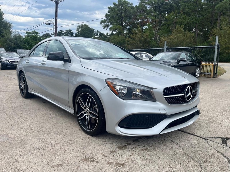 Mercedes-Benz CLA 250 Vehicle Full-screen Gallery Image 04