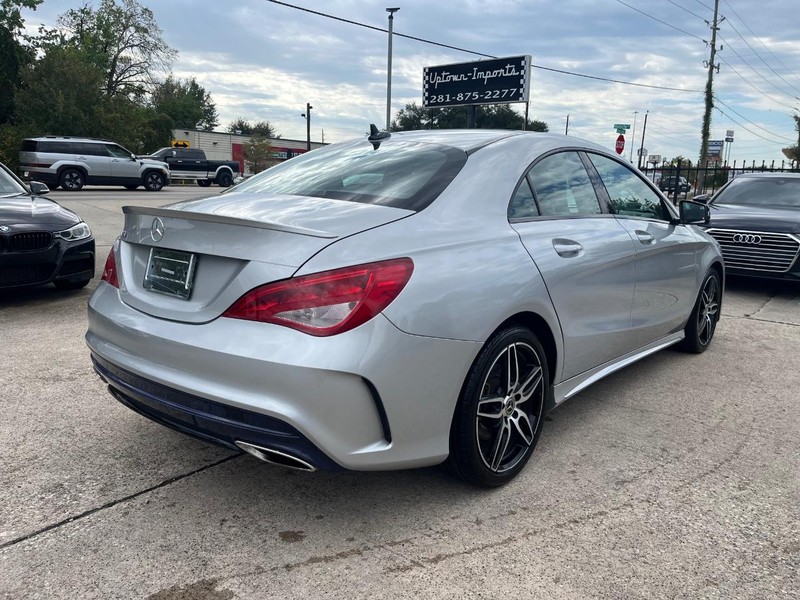 Mercedes-Benz CLA 250 Vehicle Full-screen Gallery Image 06