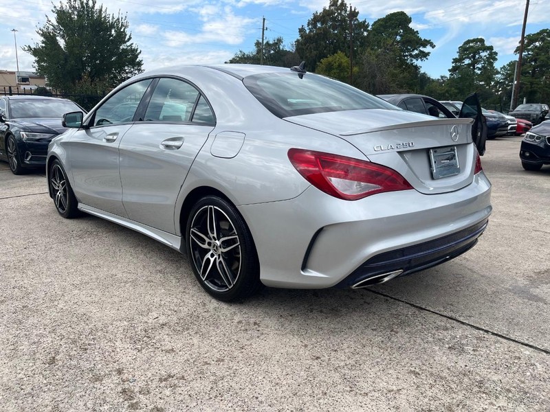 Mercedes-Benz CLA 250 Vehicle Full-screen Gallery Image 08