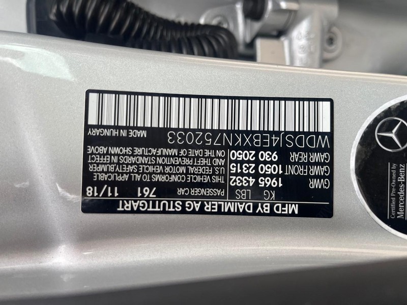 Mercedes-Benz CLA 250 Vehicle Full-screen Gallery Image 29