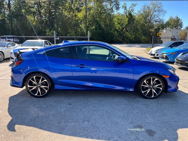 Honda Civic Coupe Vehicle Full-screen Gallery Image 05