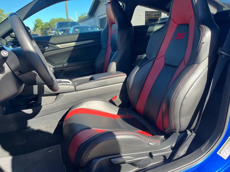 Honda Civic Coupe Vehicle Full-screen Gallery Image 11