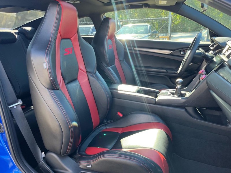 Honda Civic Coupe Vehicle Full-screen Gallery Image 14