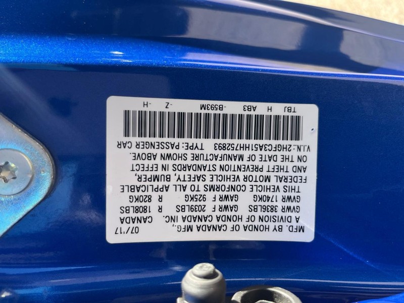 Honda Civic Coupe Vehicle Full-screen Gallery Image 25