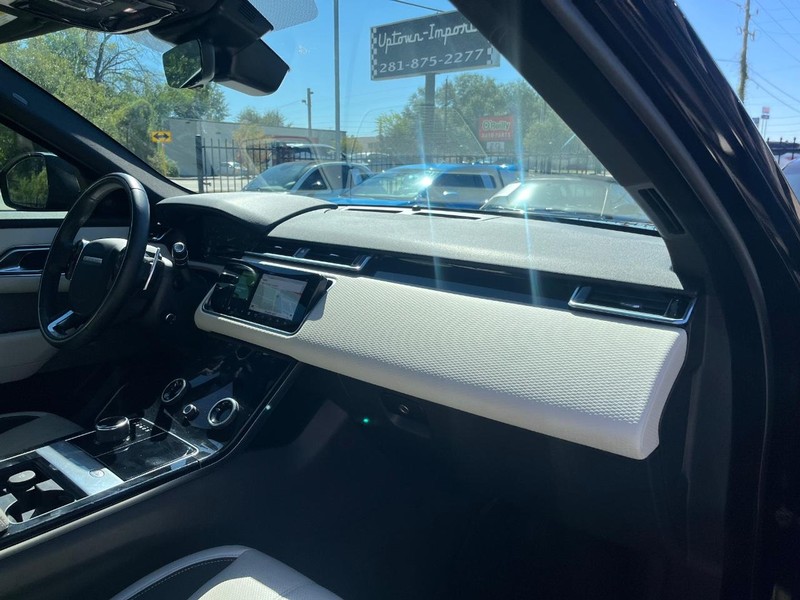 Land Rover Range Rover Velar Vehicle Full-screen Gallery Image 13