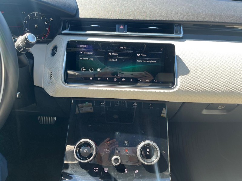 Land Rover Range Rover Velar Vehicle Full-screen Gallery Image 21