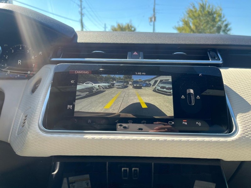 Land Rover Range Rover Velar Vehicle Full-screen Gallery Image 23