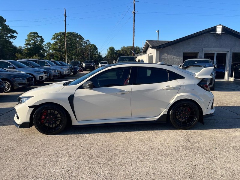 Honda Civic Type R Vehicle Full-screen Gallery Image 09