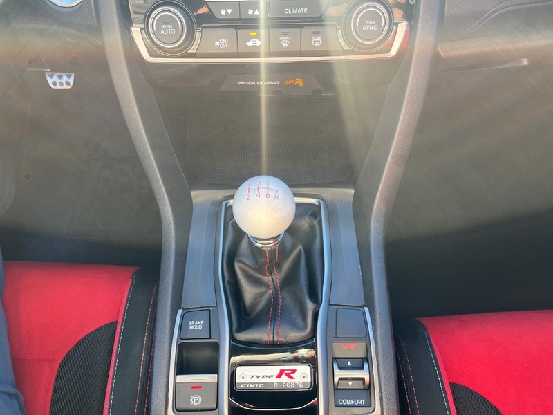 Honda Civic Type R Vehicle Full-screen Gallery Image 25