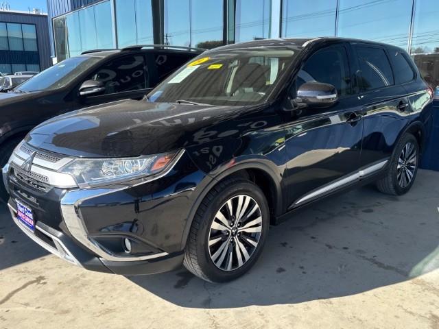 2019 Mitsubishi Outlander SE's photo
