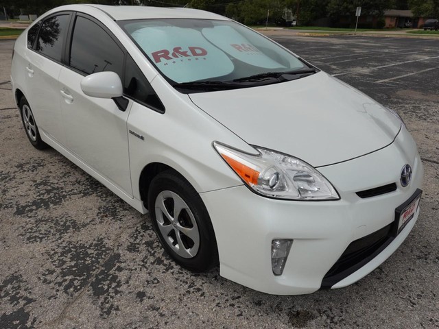 2015 Toyota Prius Two's photo