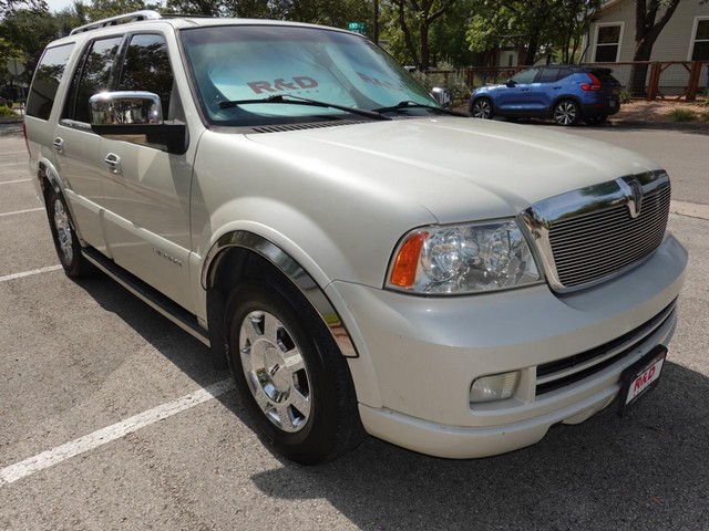 2005 Lincoln Navigator Luxury's photo
