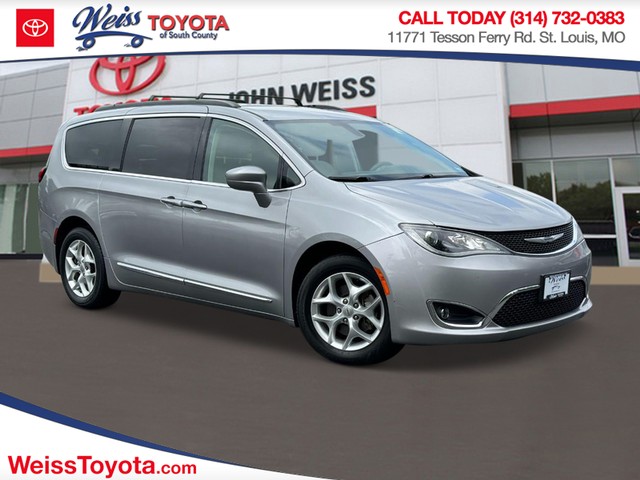 2017 Chrysler Pacifica Touring-L at Weiss Toyota of South County in St. Louis MO