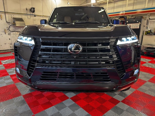 2025 Lexus GX Luxury's photo