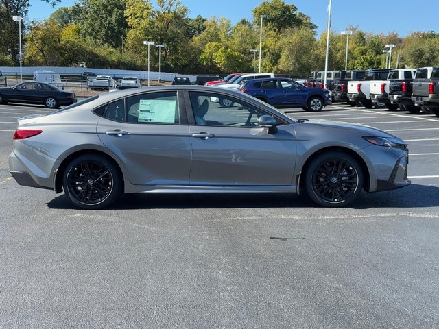 2026 Toyota Camry SE's photo