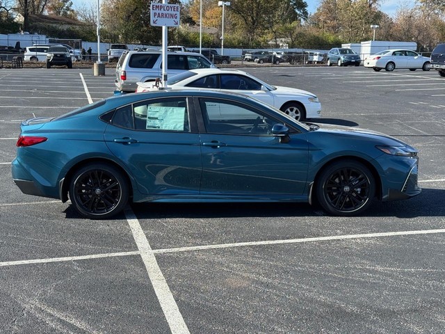 2026 Toyota Camry SE's photo