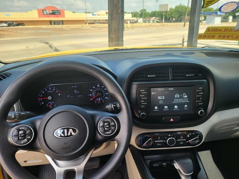 Kia Soul Vehicle Full-screen Gallery Image 6