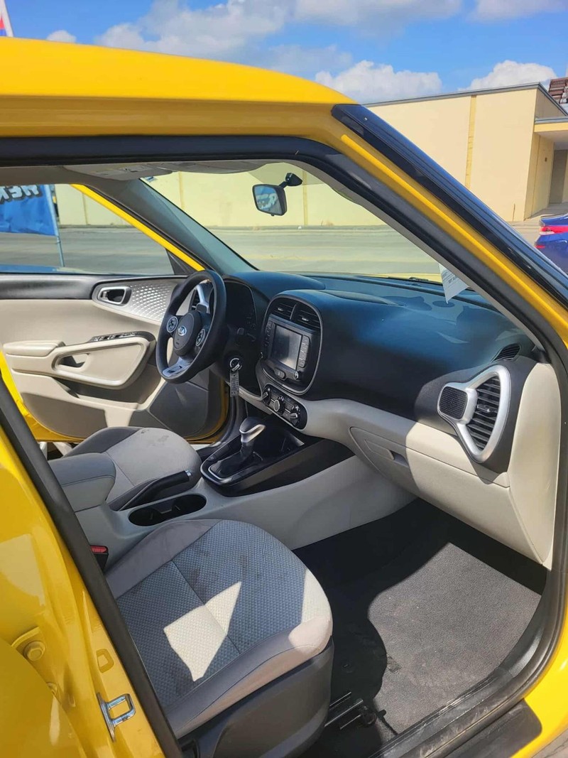 Kia Soul Vehicle Full-screen Gallery Image 8