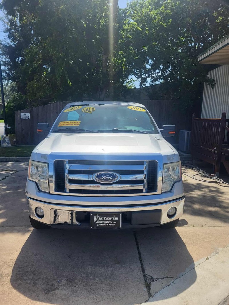 Ford F-150 Vehicle Full-screen Gallery Image 2