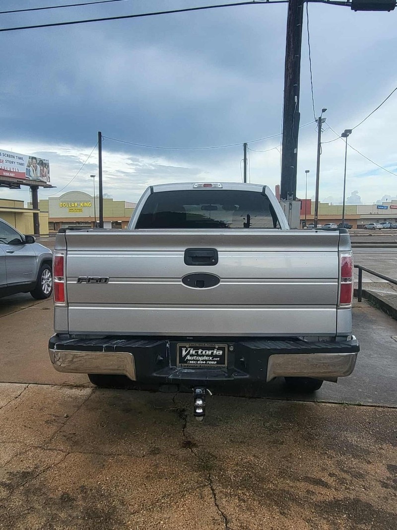 Ford F-150 Vehicle Full-screen Gallery Image 4