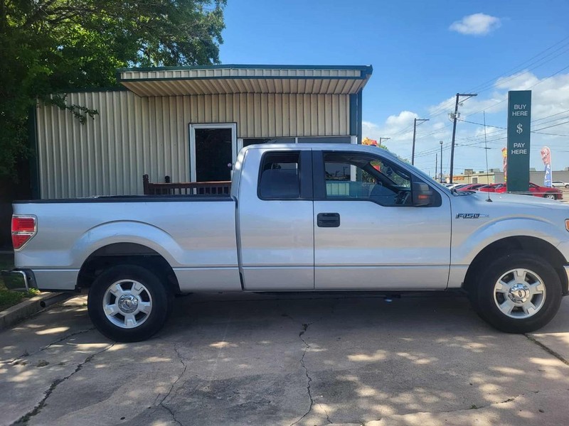 Ford F-150 Vehicle Full-screen Gallery Image 5