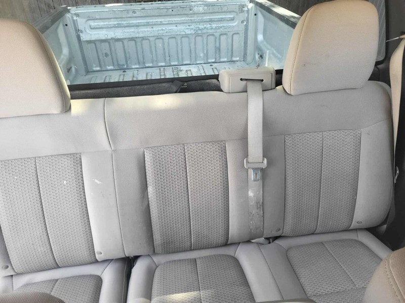 Ford F-150 Vehicle Full-screen Gallery Image 9