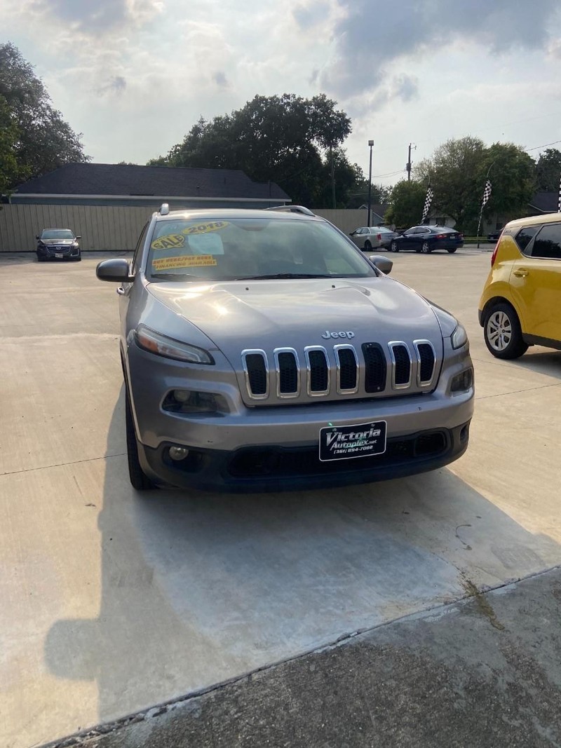 Jeep Cherokee Vehicle Full-screen Gallery Image 3