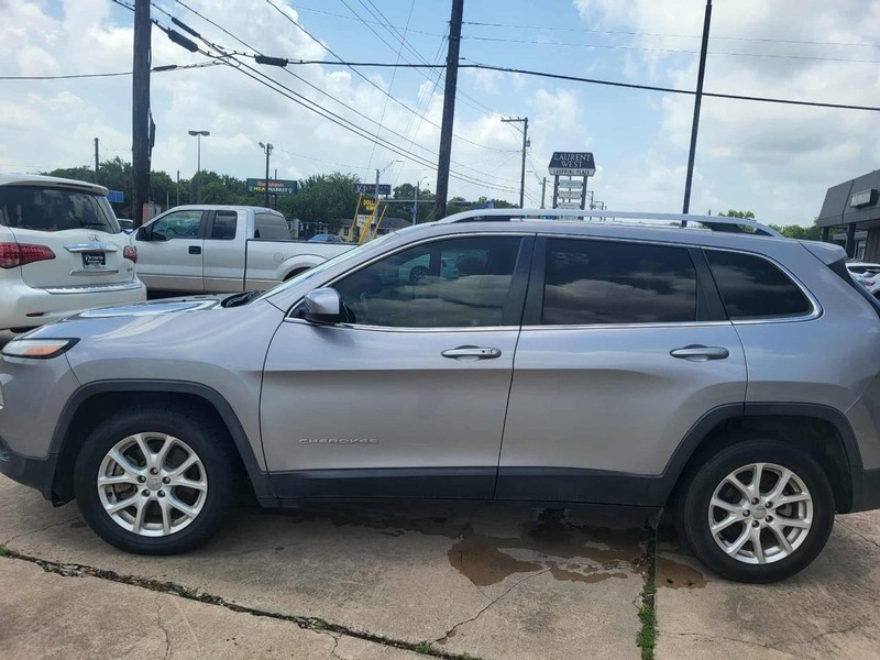 Jeep Cherokee Vehicle Full-screen Gallery Image 4