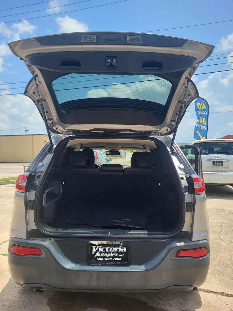 Jeep Cherokee Vehicle Full-screen Gallery Image 9