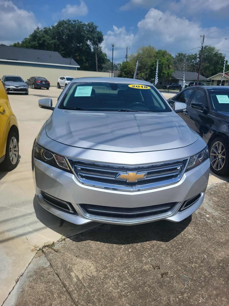 Chevrolet Impala Vehicle Full-screen Gallery Image 2