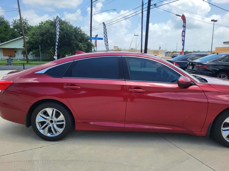 Honda Accord Sedan Vehicle Full-screen Gallery Image 8