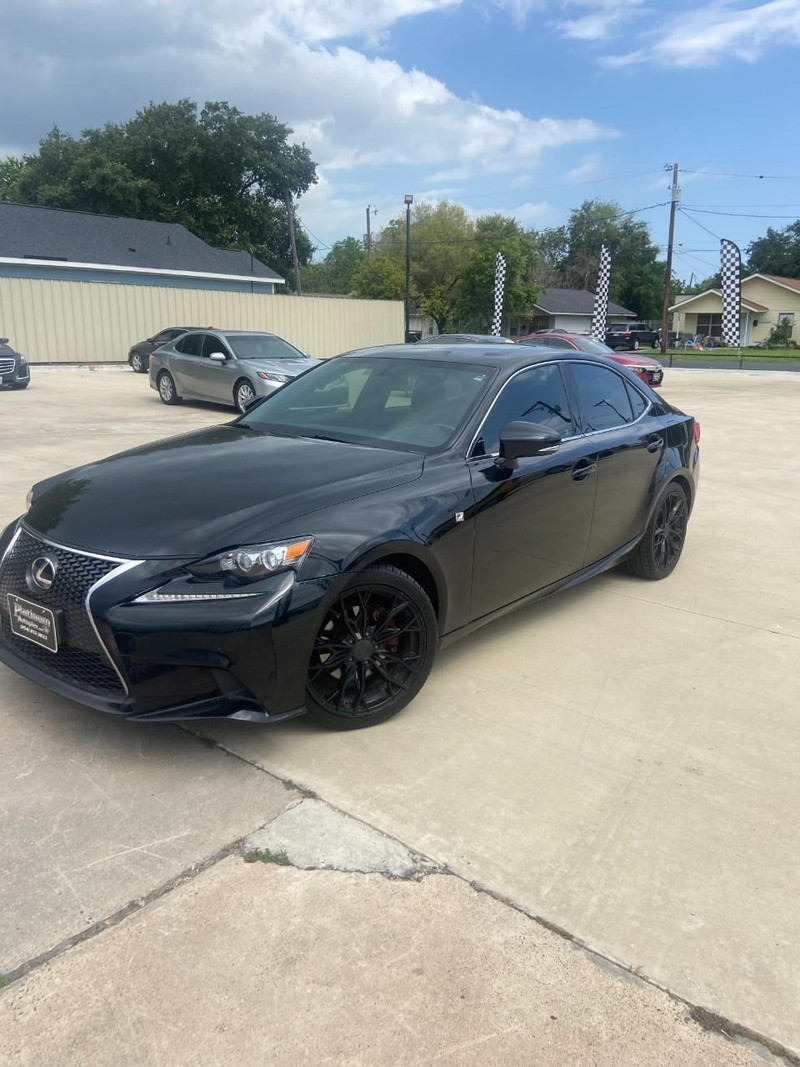 Lexus IS 250 Vehicle Full-screen Gallery Image 2