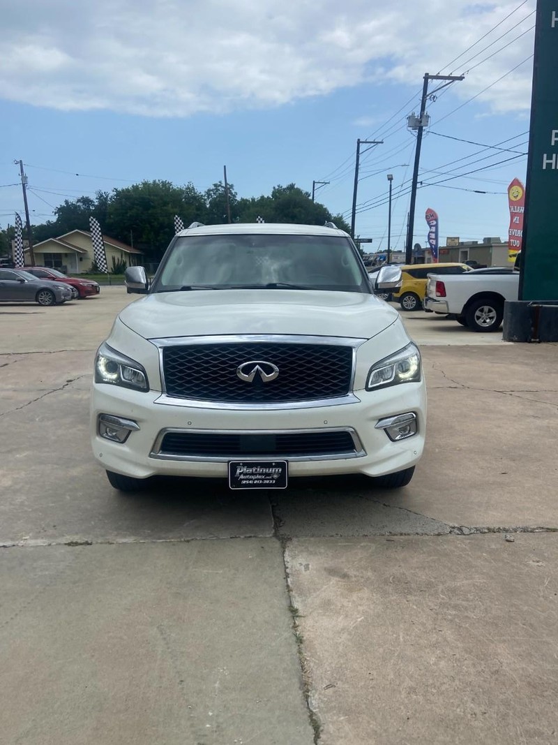 INFINITI QX80 Vehicle Full-screen Gallery Image 2