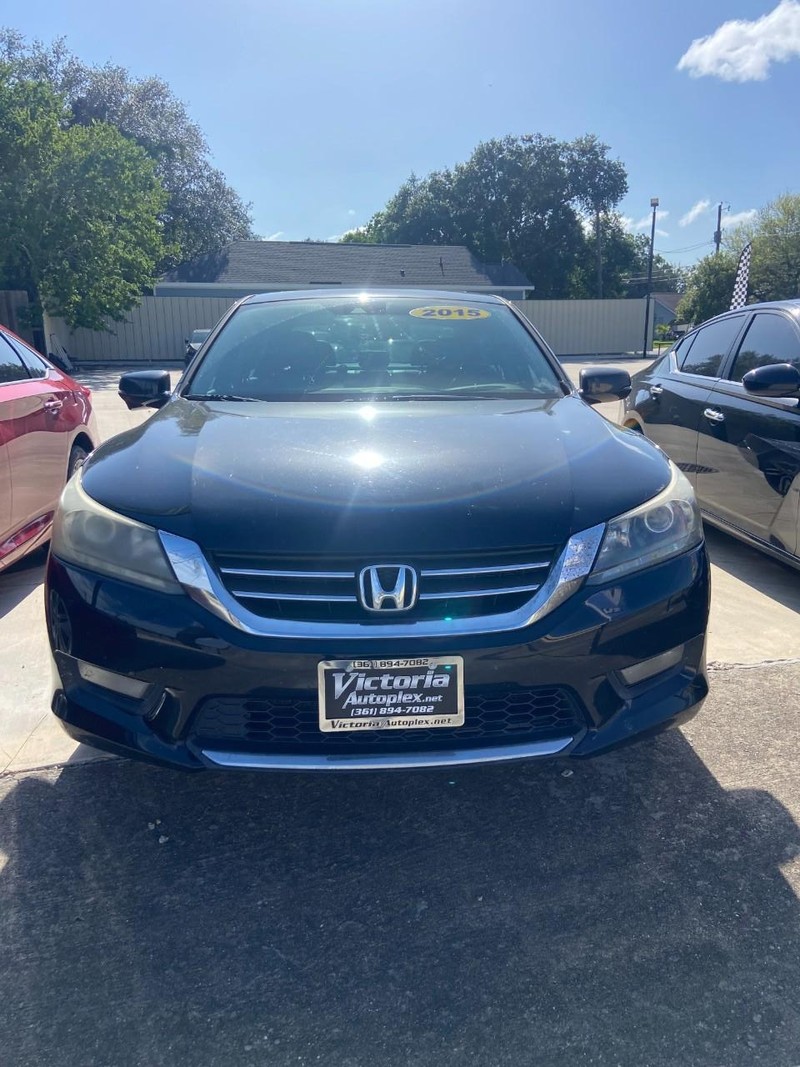 Honda Accord Sedan Vehicle Full-screen Gallery Image 2