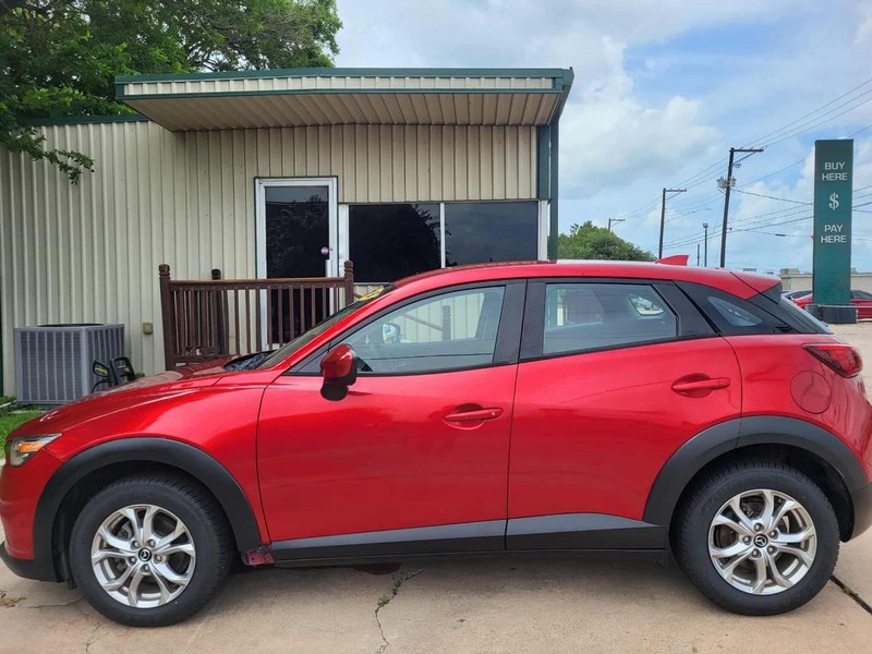 Mazda CX-3 Vehicle Full-screen Gallery Image 2
