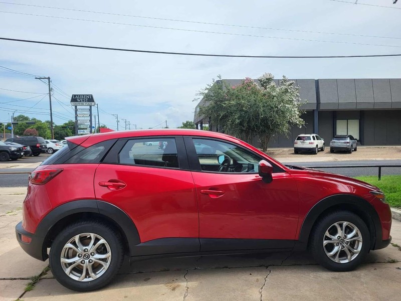 Mazda CX-3 Vehicle Full-screen Gallery Image 4