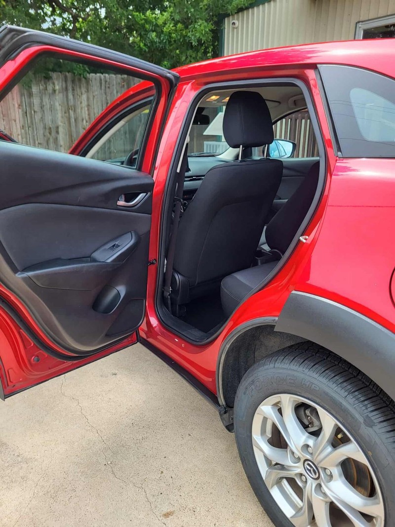 Mazda CX-3 Vehicle Full-screen Gallery Image 7