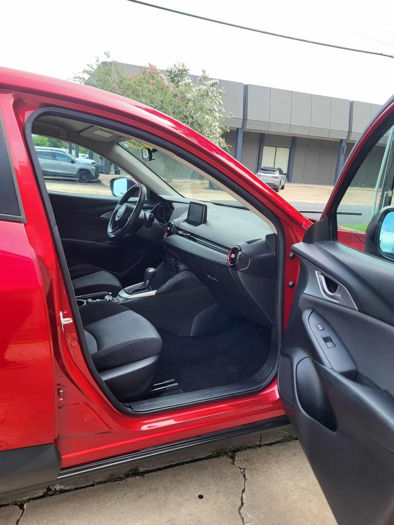Mazda CX-3 Vehicle Full-screen Gallery Image 9