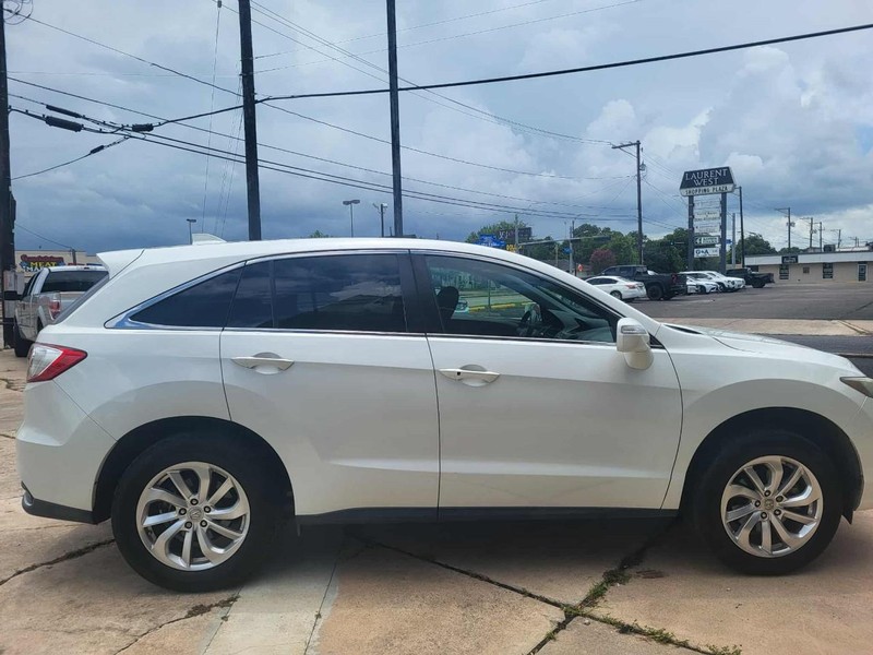 Acura RDX Vehicle Full-screen Gallery Image 4