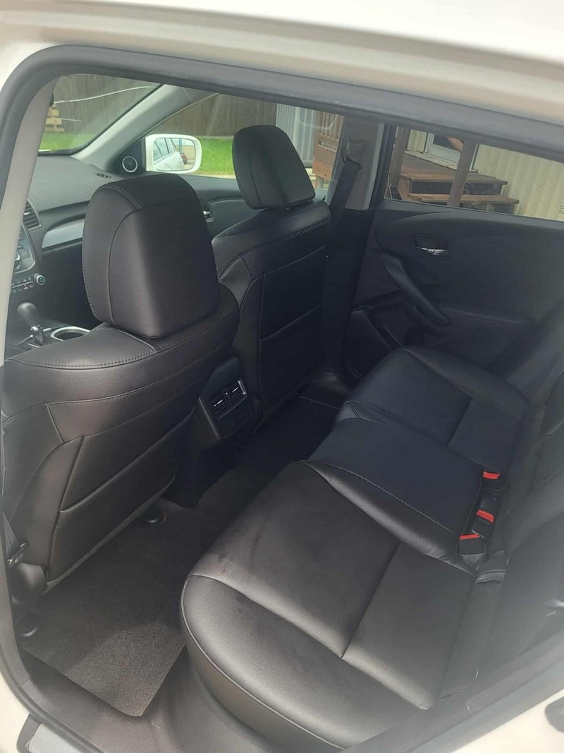 Acura RDX Vehicle Full-screen Gallery Image 6