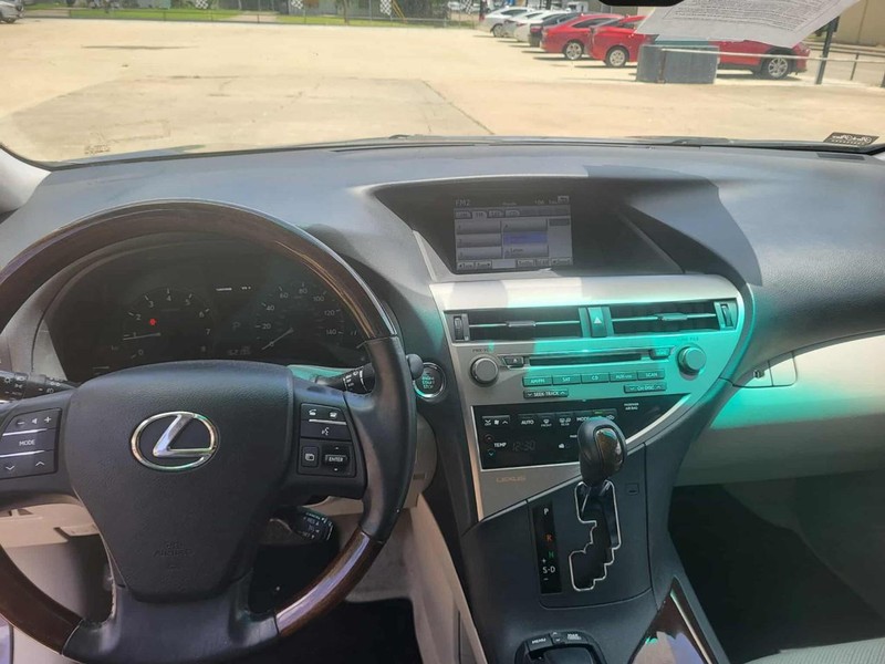 Lexus RX 350 Vehicle Full-screen Gallery Image 6