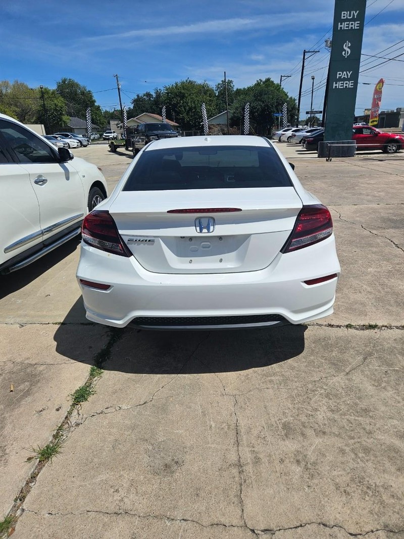Honda Civic Coupe Vehicle Full-screen Gallery Image 2