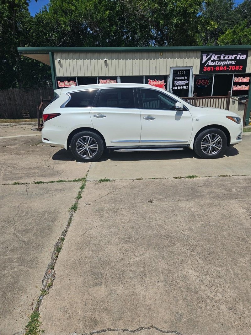 INFINITI QX60 Vehicle Full-screen Gallery Image 4