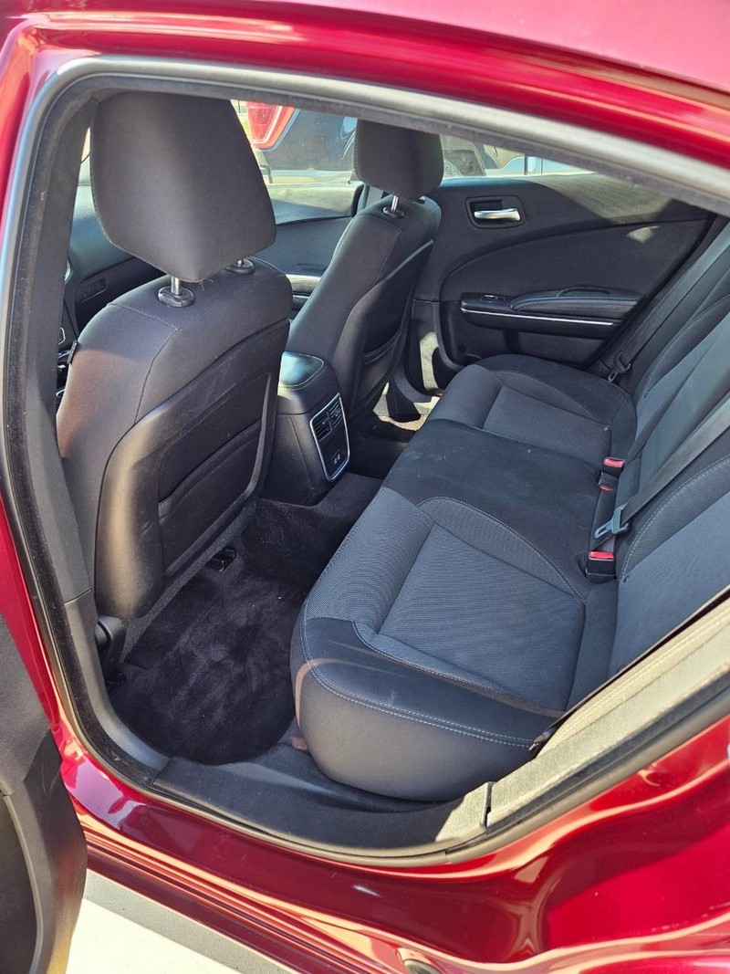 Dodge Charger Vehicle Full-screen Gallery Image 3