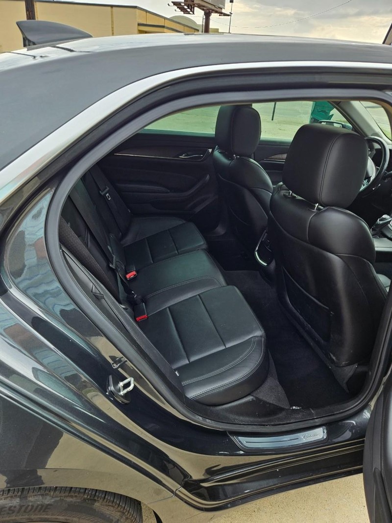 Cadillac CTS Sedan Vehicle Full-screen Gallery Image 5
