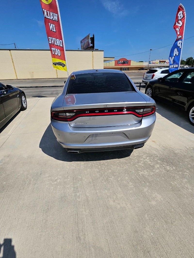 Dodge Charger Vehicle Full-screen Gallery Image 2