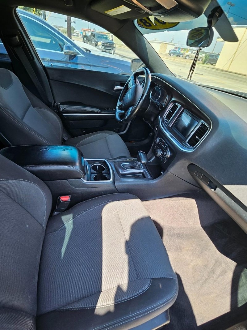 Dodge Charger Vehicle Full-screen Gallery Image 3