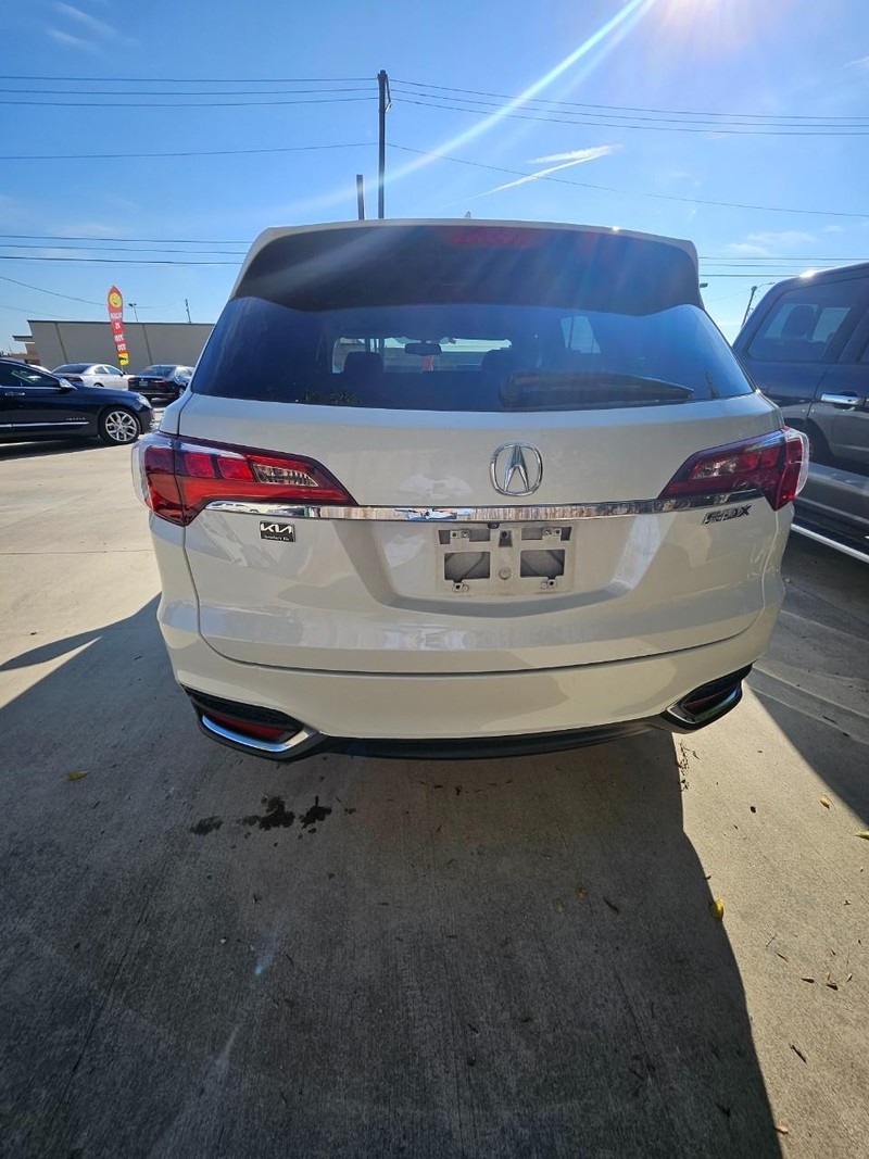 Acura RDX Vehicle Full-screen Gallery Image 2