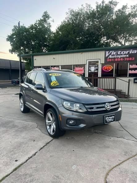 Volkswagen Tiguan R-Line - Victoria TX
